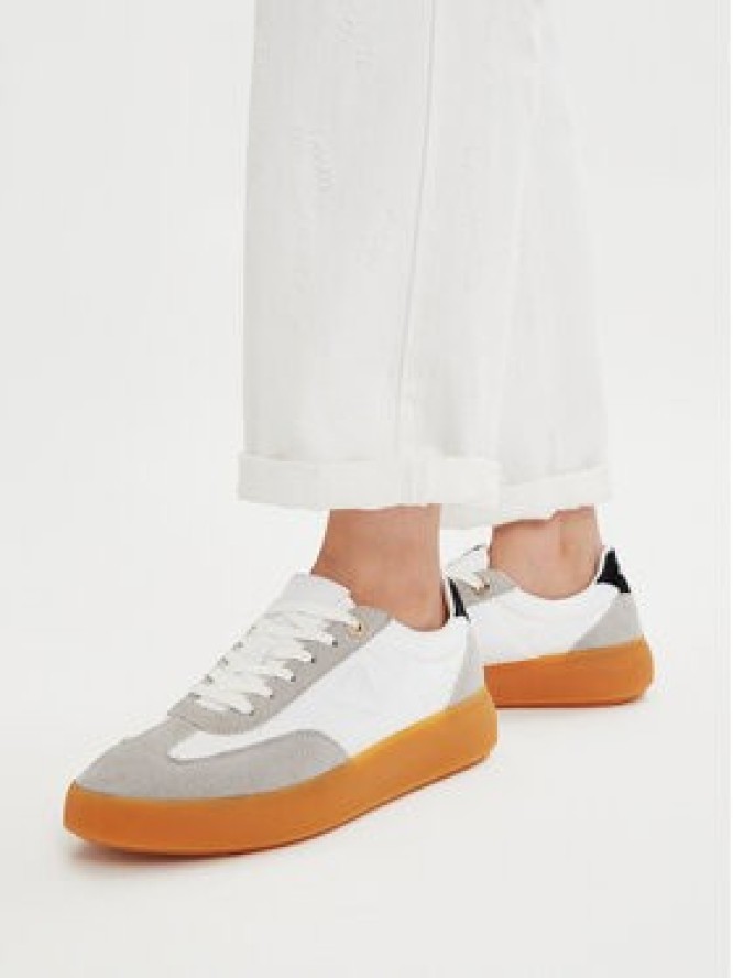 Guess Sneakersy FLPPAR FAB12 Biały