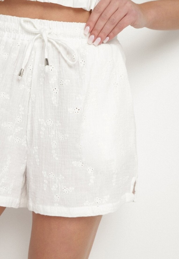 Białe Bawełniane Szorty z Ażurowym Wzorem Sefilla