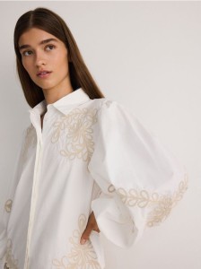 Koszula z haftem - biały