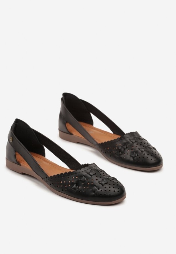 Czarne Balerinki z Ażurowymi Zdobieniami i Wycięciami Damitta
