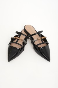 Klapki damskie z lakierowanej skóry PINKO