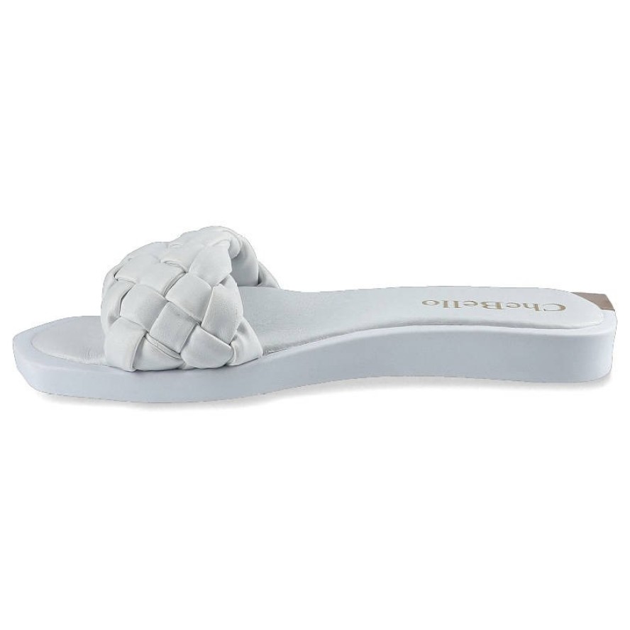 Klapki damskie Chebello, naturalna skóra licowa z szerokim plecionym paskiem wsuwaną konstrukcją oraz płaską lekką podeszwą, białe, 2609-364-PSK
