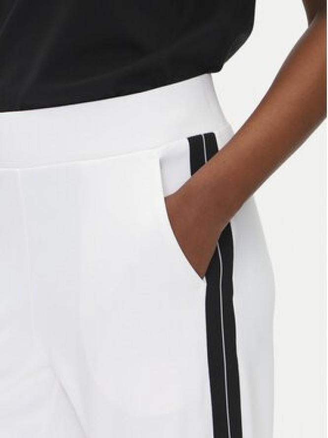 EA7 Emporio Armani Spodnie dresowe 7W000174 AF12643 U0002 Biały Regular Fit