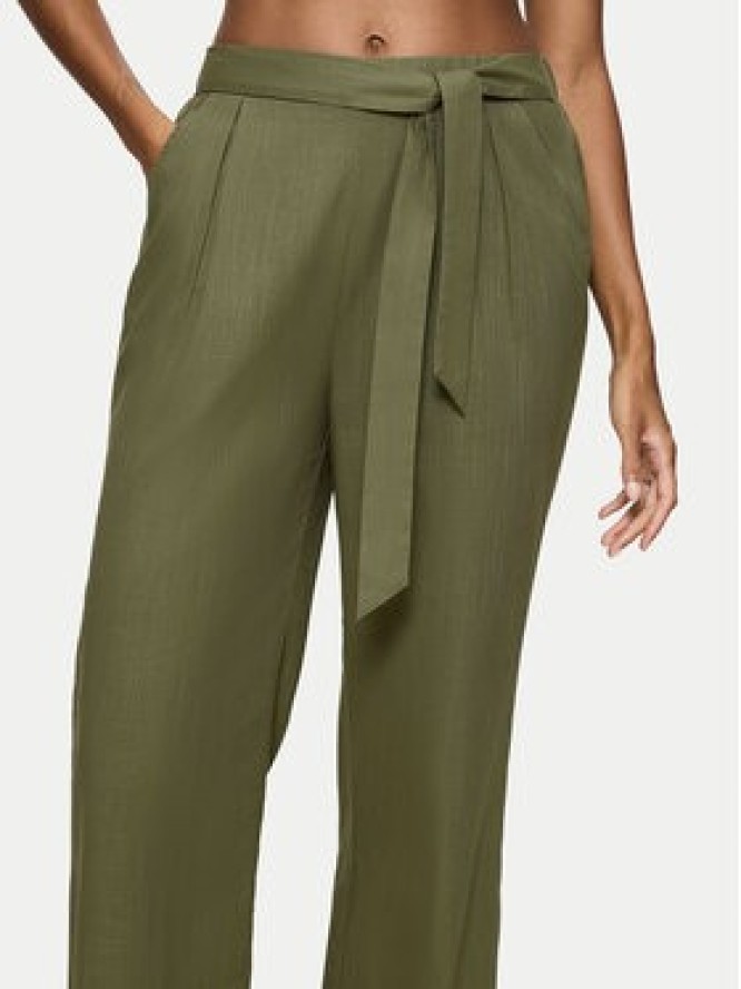 Triumph Spodnie materiałowe Summer 10222571 Zielony Relaxed Fit