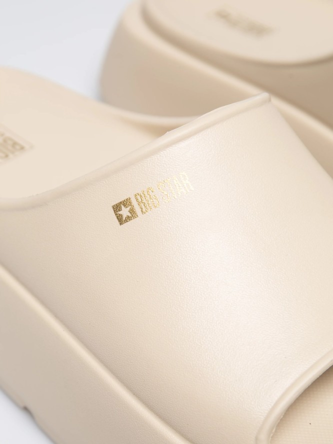 Klapki damskie na podwyższonej podeszwie beżowe RR274A569 801