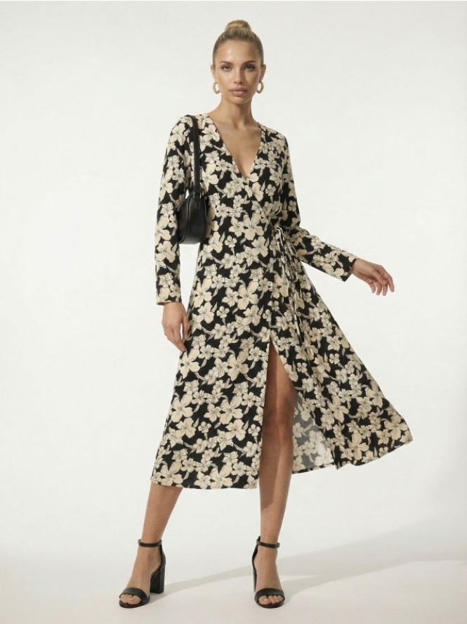 Wiskozowa kopertowa sukienka midi z motywem kwiatowym - wielobarwny