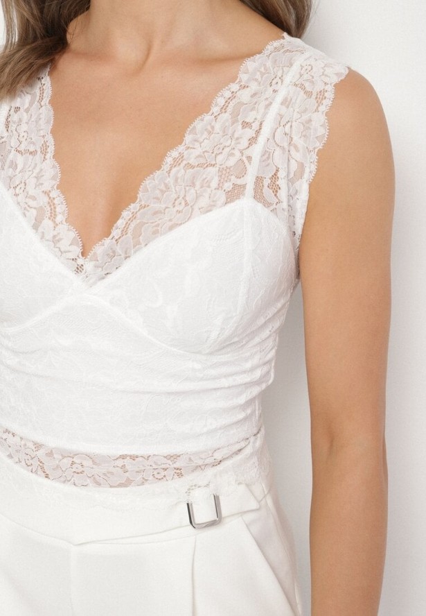 Biały Koronkowy Top z Dekoltem w Serek Nitasena
