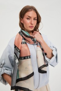 Wzorzysty szal miętowy