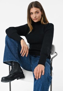 Prążkowany sweter S-MOKA