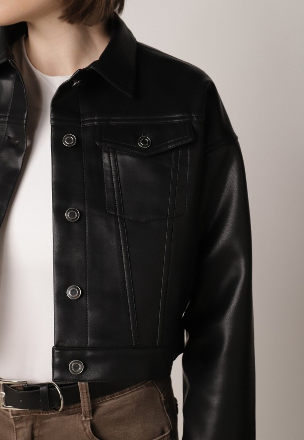 Czarna Kurtka Ramoneska o Krótkim Koszulowym Kroju Savalorne