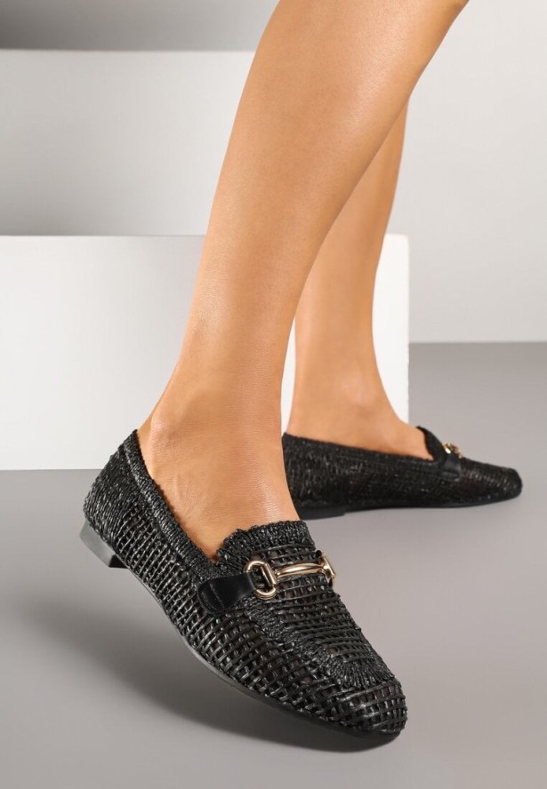 Czarne Mokasyny z Ażurową Cholewką i Klamerką Falionisa