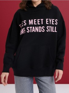 Bluza hoodie z napisem - czarny