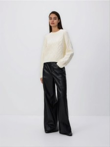 Strukturalny sweter - kremowy