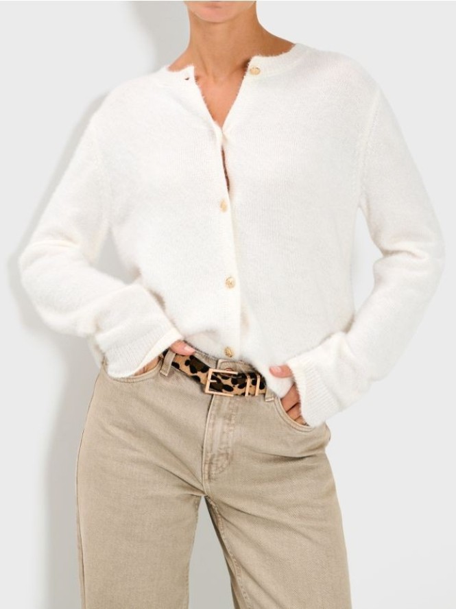 Sweter z ozdobnymi guzikami - biały