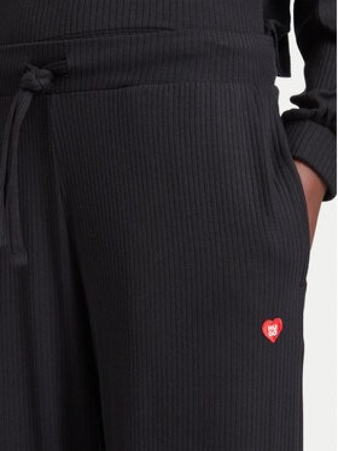 HUGO Spodnie dresowe Heart 50566660 Czarny Relaxed Fit