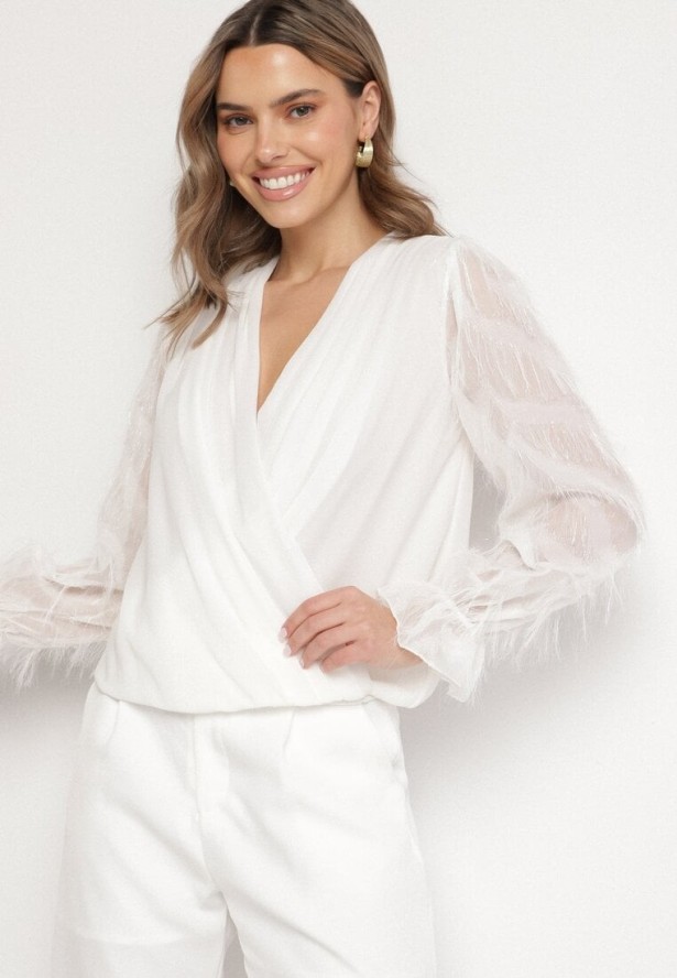 Biała Bluzka z Kopertowym Dekoltem i Metaliczną Nicią Friliene