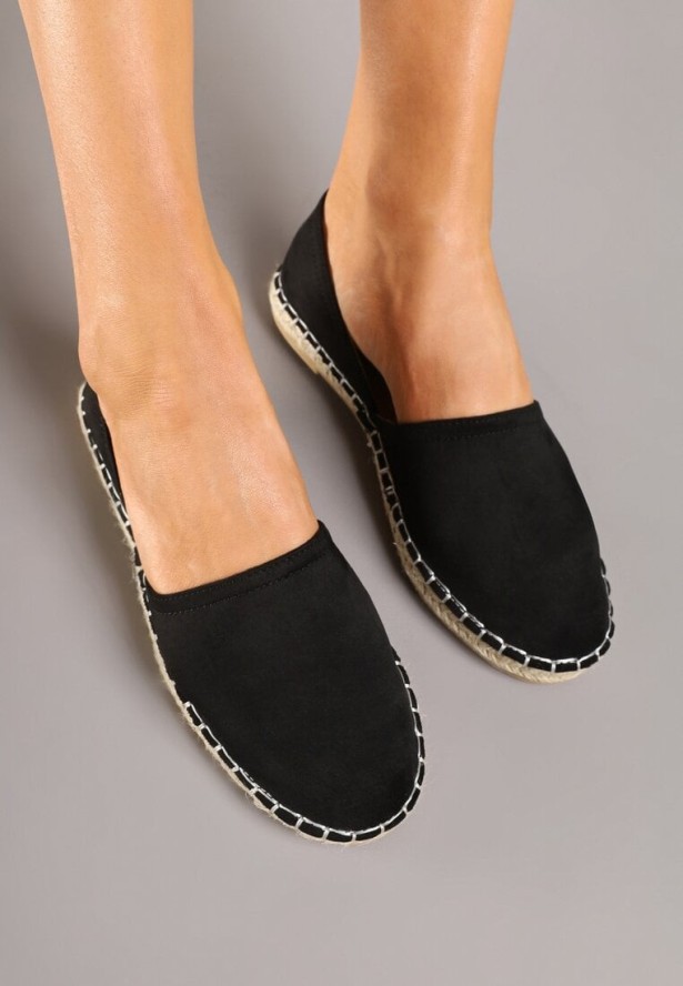 Czarne Espadryle Ozdobione Wyciętą Cholewką i Plecionką Wommea