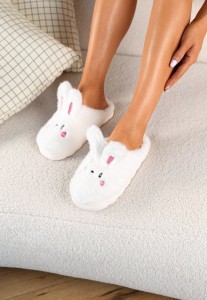 Jasnobeżowe Kapcie Króliczki Vices na Grubej Tłoczonej Podeszwie z Futerkiem Ecassavia