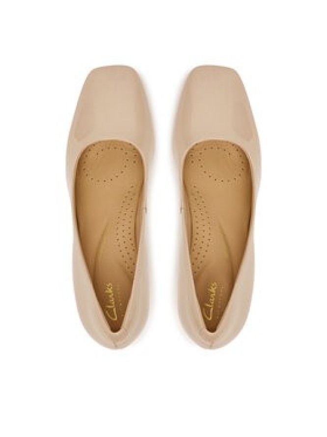Clarks Czółenka Fernie Court 26183034 Beżowy jasny