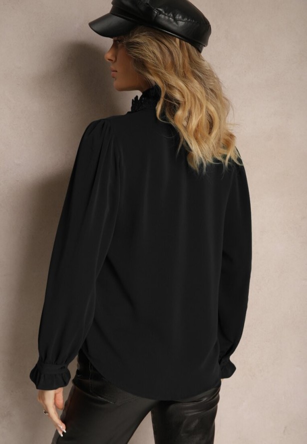 Czarna Koszula Ozdobiona Koronką i Stójką Zeanizia