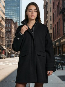 Klasyczny płaszcz z ozdobnymi guzikami - czarny