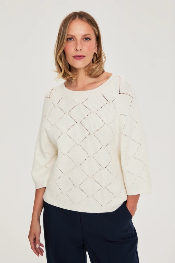 Sweter z ozdobiony koralikami biały