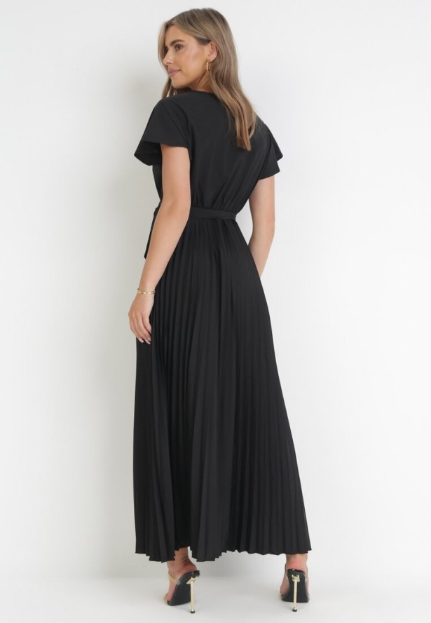 Czarna Elegancka Sukienka Maxi w Plisy z Kopertowym Dekoltem i Wiązaniem Thessi