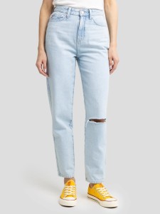 Jeansy damskie mom jeans z dziurą jasnoniebieskie Silla 122
