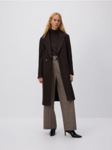 Luźne spodnie w kant z paskiem - wielobarwny