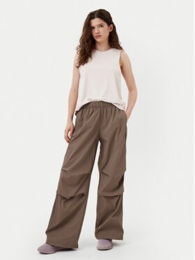 adidas Spodnie dresowe Essentials Ripstop JD0783 Beżowy Loose Fit