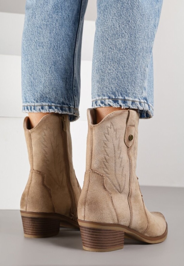 Beżowe Botki Kowbojki z Delikatnym Haftem Pionne