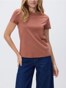 T-shirt z drobnym haftem - koralowy