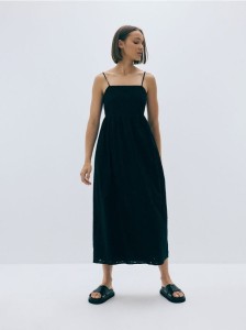 Sukienka maxi z haftem - czarny