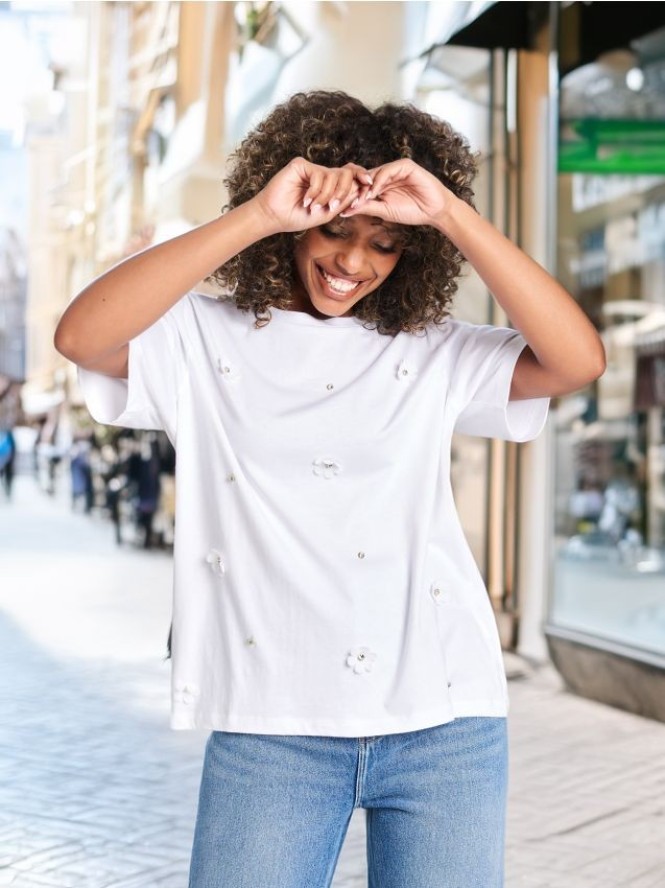 Koszulka z aplikacjami w kształcie kwiatów - biały