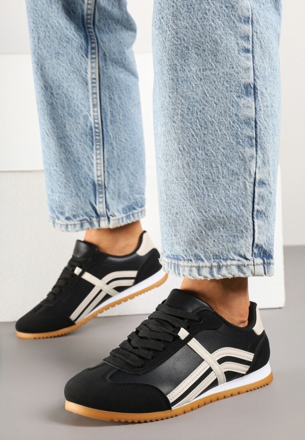 Czarne Sneakersy w Stylu Kultowych Tenisówek z Ozdobnymi Przeszyciami Wendiva