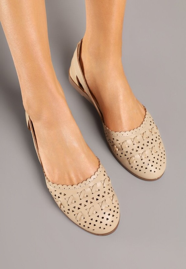 Beżowe Balerinki z Ażurowymi Zdobieniami i Wycięciami Damitta