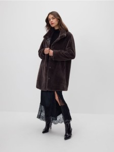 Płaszcz z imitacji futra - ciemnobrązowy