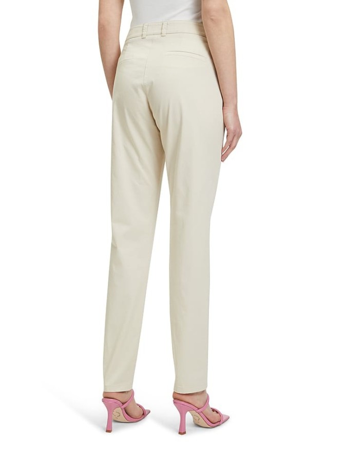 Betty Barclay Spodnie w kolorze kremowym rozmiar: 36