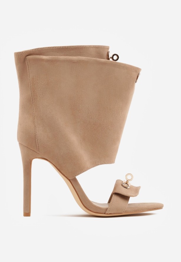 Brązowe Sandały w Stylu Botków z Ozdobnymi Klamrami Neamerephis