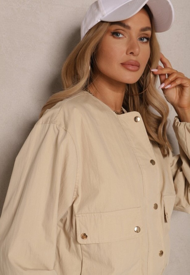 Beżowa Kurtka Bomberka o Koszulowym Fasonie z Napami Ronesia