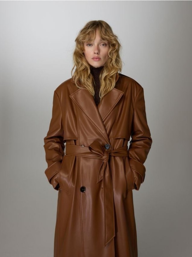 Trencz z imitacji skóry - brązowy