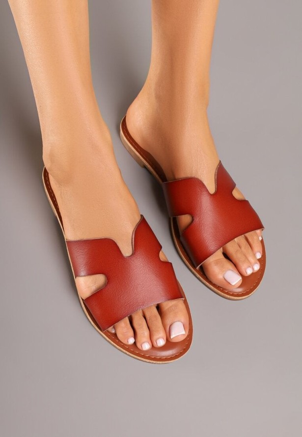 Brązowe Klapki z Geometryczną Cholewką Antellis