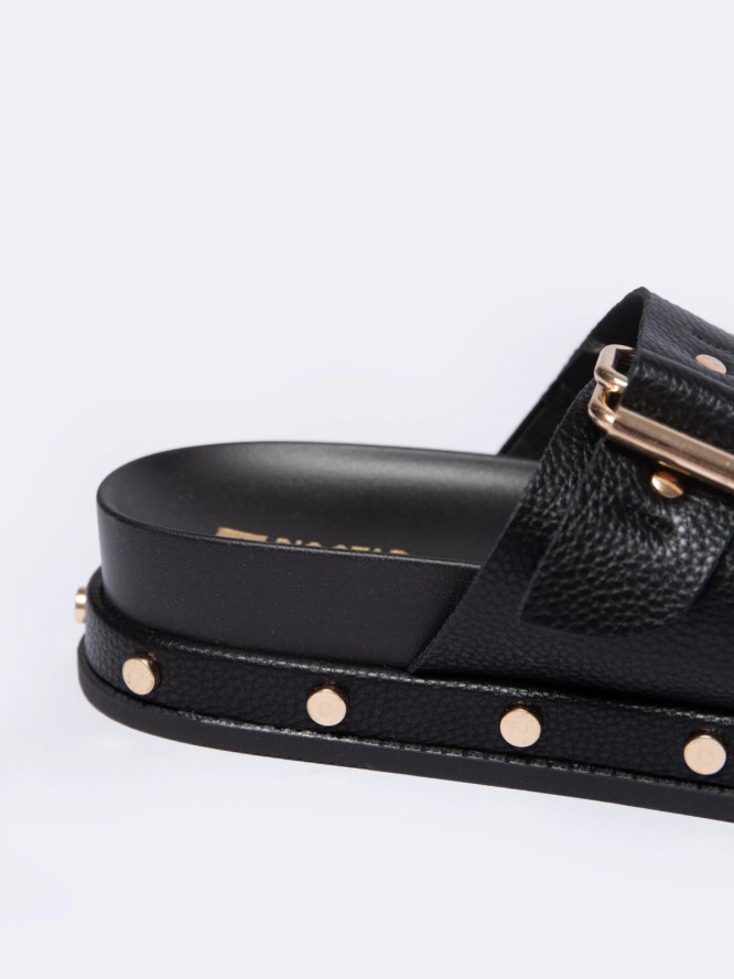 Klapki damskie na podwyższonej podeszwie czarne NN274082 906