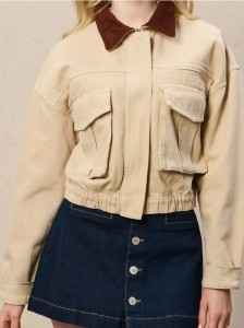 Krótka kurtka z kontrastowym kołnierzem - kremowy