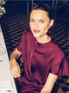 Sukienka w zwierzęcy wzór - bordowy