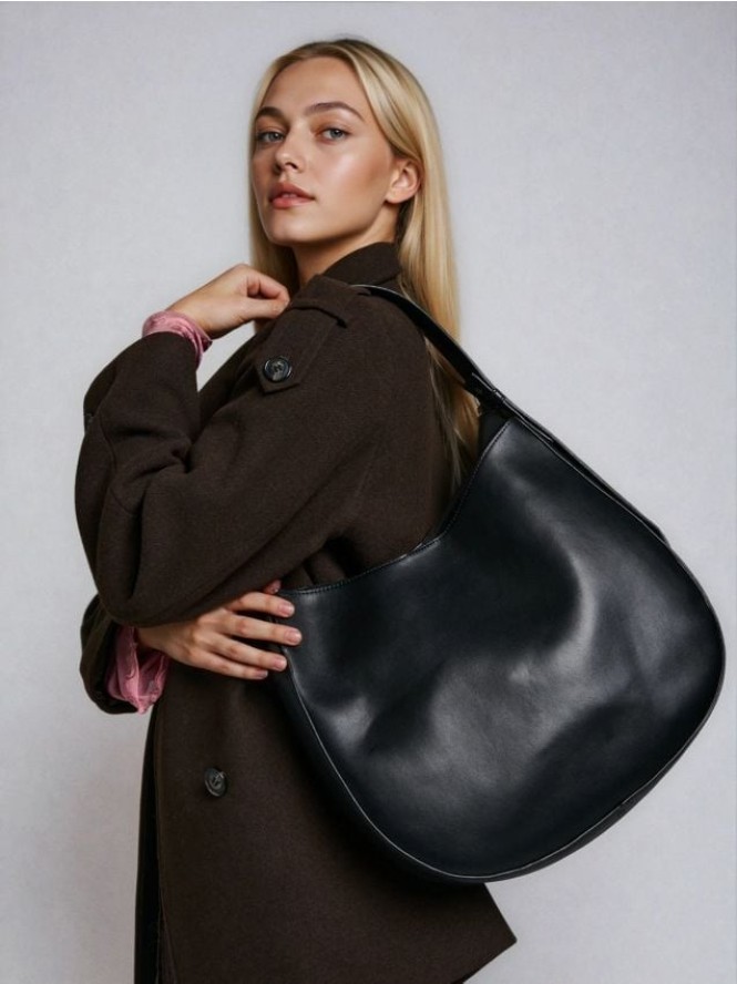 Torebka hobo z imitacji skóry - czarny