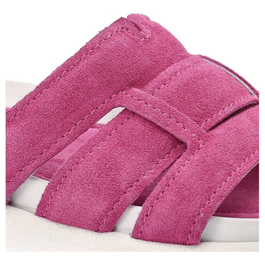 Klapki damskie Nessi, naturalna skóra zamszowa z szerokimi paskami na cholewce profilowaną wkładką oraz lekką podeszwą, fuxia, 22213-W