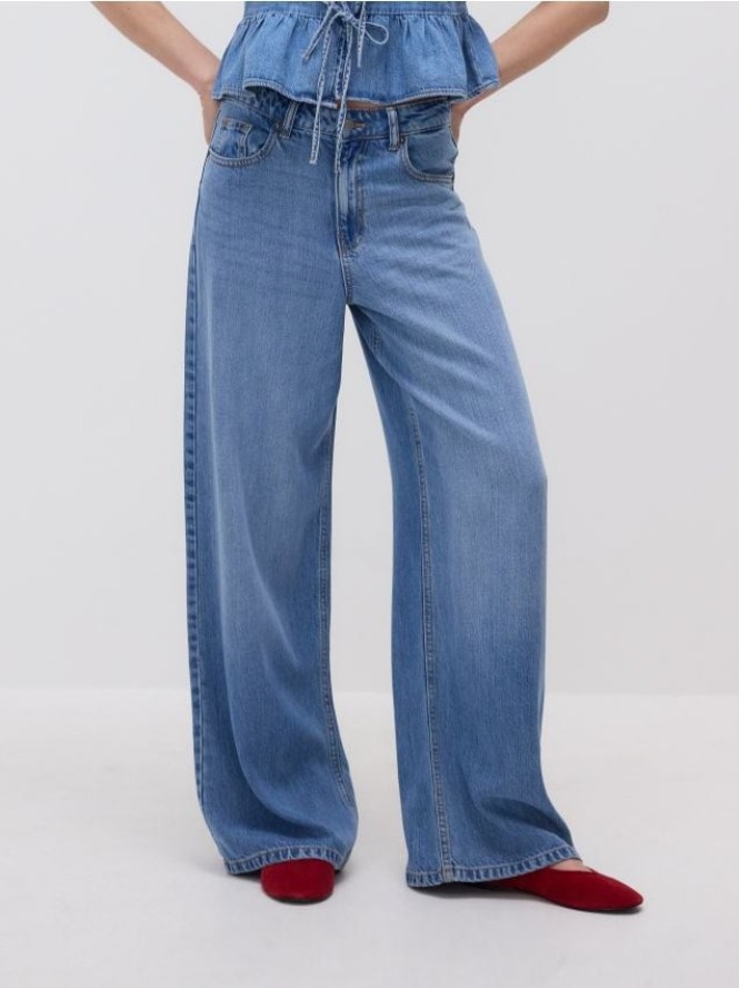 Jeansy wide leg z lyocellu - niebieski