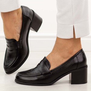 Czarne mokasyny damskie na obcasie M.Daszyński 2201D-3