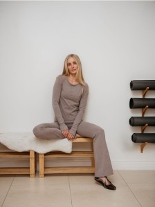 Spodnie dresowe z bawełną - brązowy